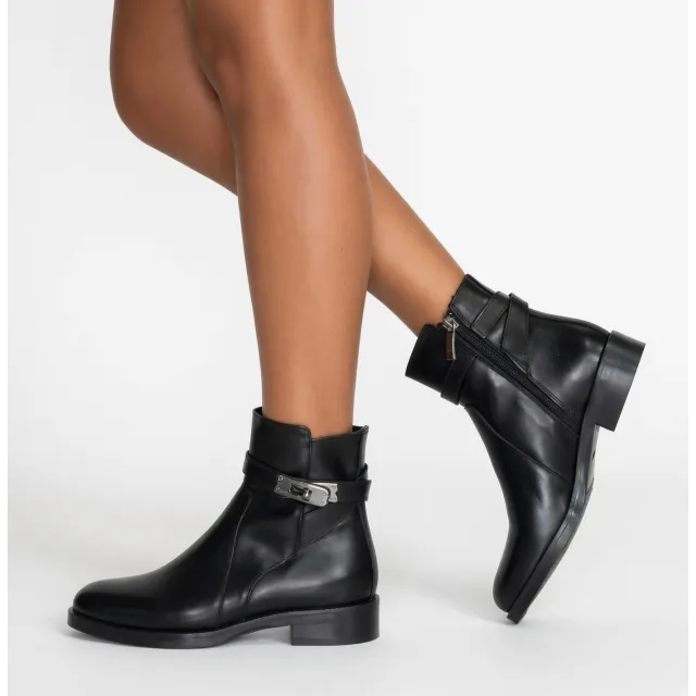 Bottines cuir noir lanière fermoir  - Bottines femme artisanales