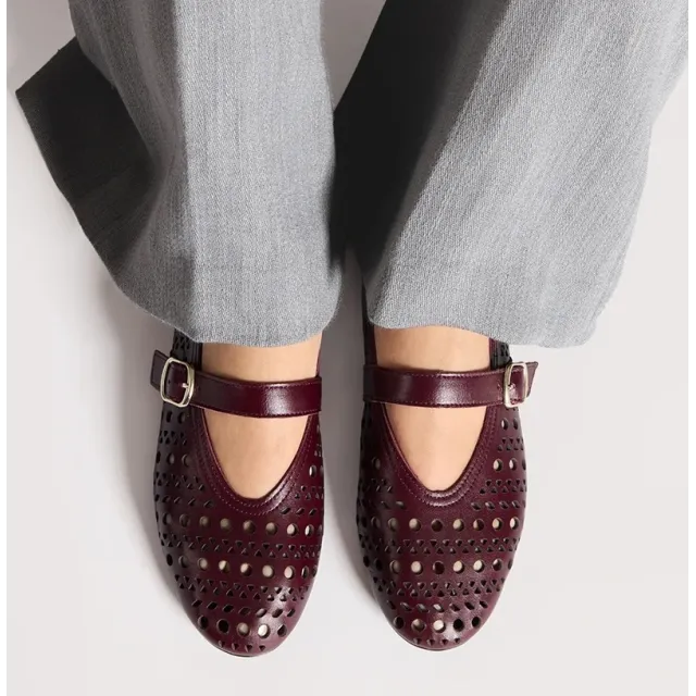 Ballerines ajourées cuir bordeaux lanière - Ballerines artisanales