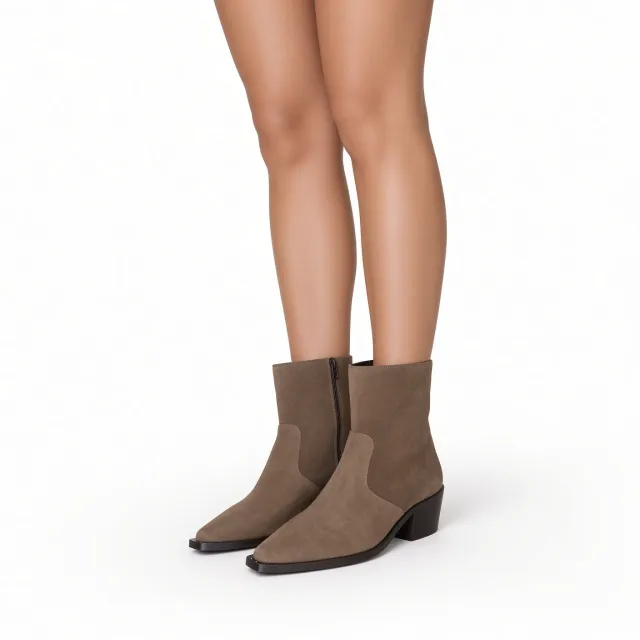 Boots femme style cowboy daim taupe - Bottines artisanales